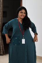 Relaxed front fit of teal striped 30+ office kurta with statement pocket