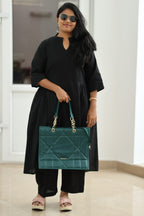 MAGI0009 styled with handbag