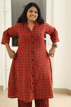 Relaxed fit through the waist and hip