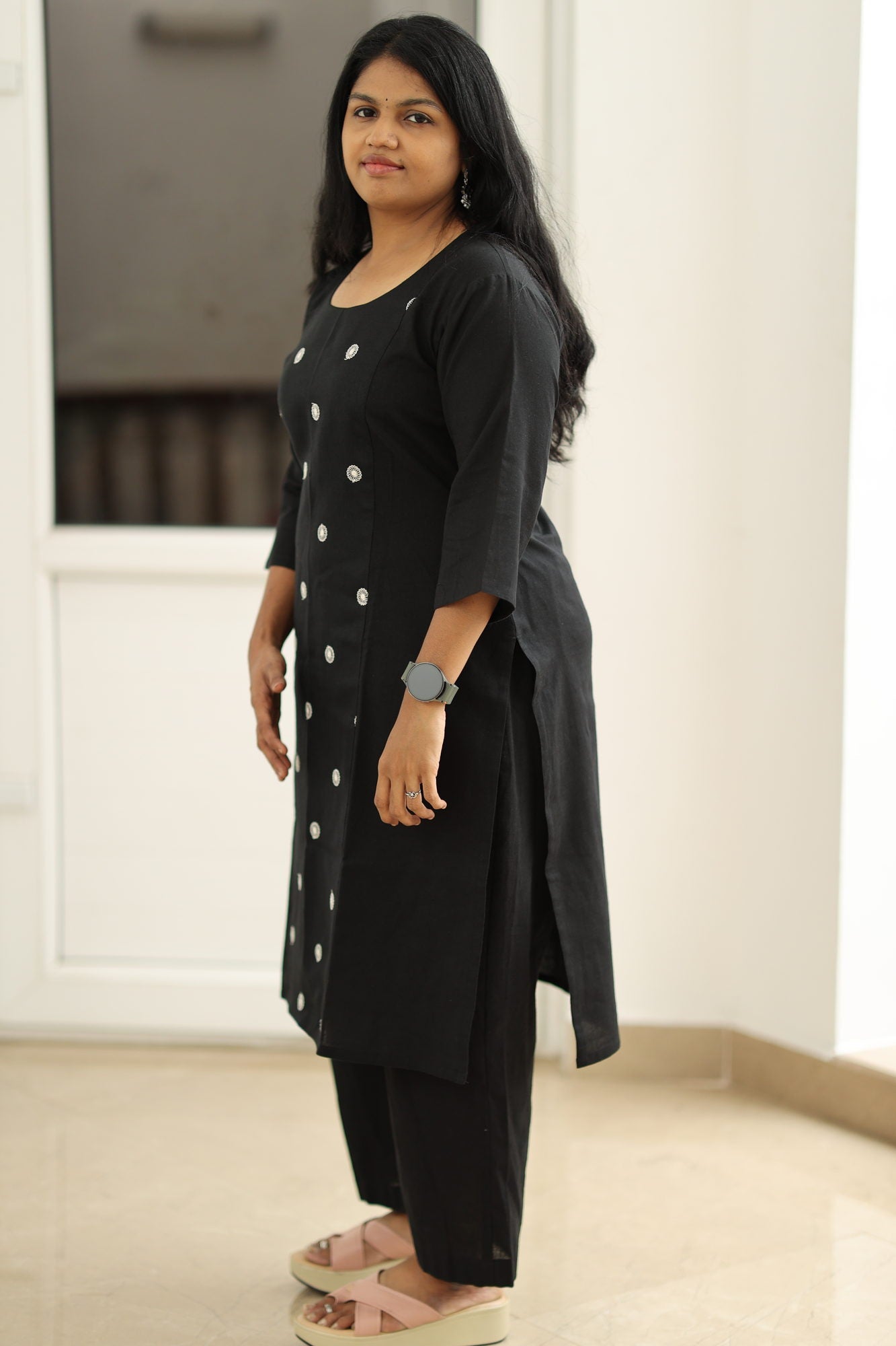 Side view of the kurta