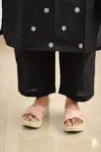 Hem and hip fit with side slits