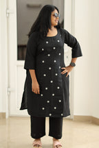 Relaxed fit through the waist and hip