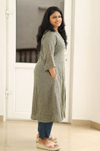 Side view showing side pocket