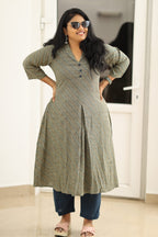Relaxed fit through the waist and hip