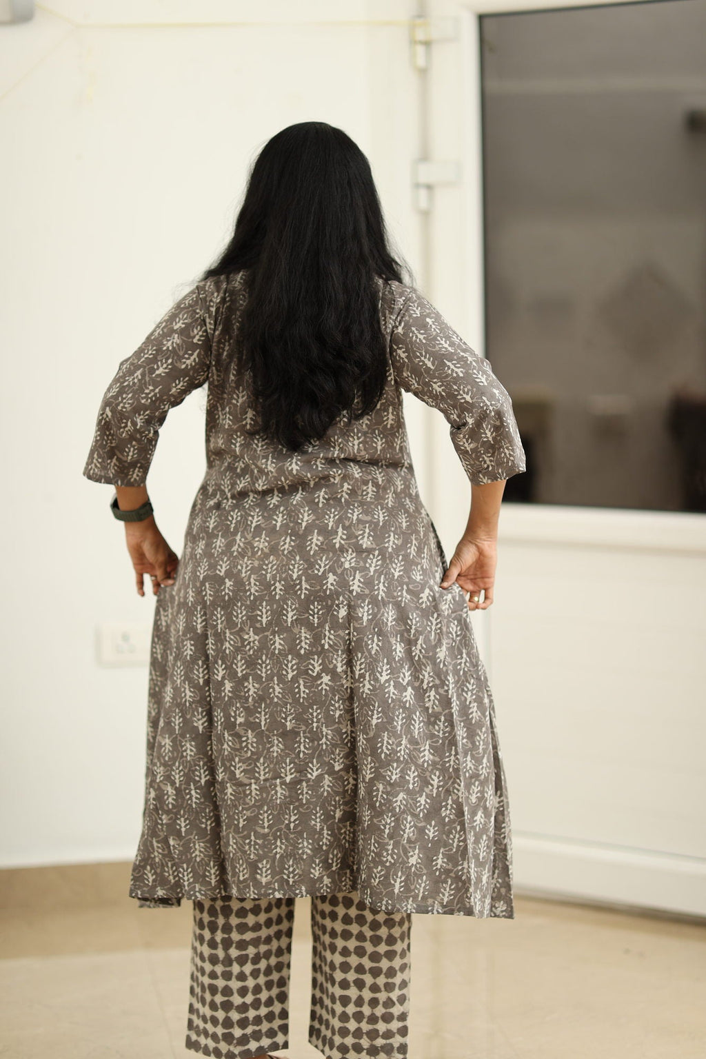 Back view of the kurta
