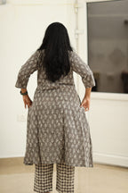 Back view of the kurta