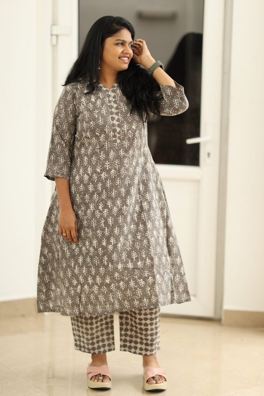 Grey dabu kurta set, three-quarter view