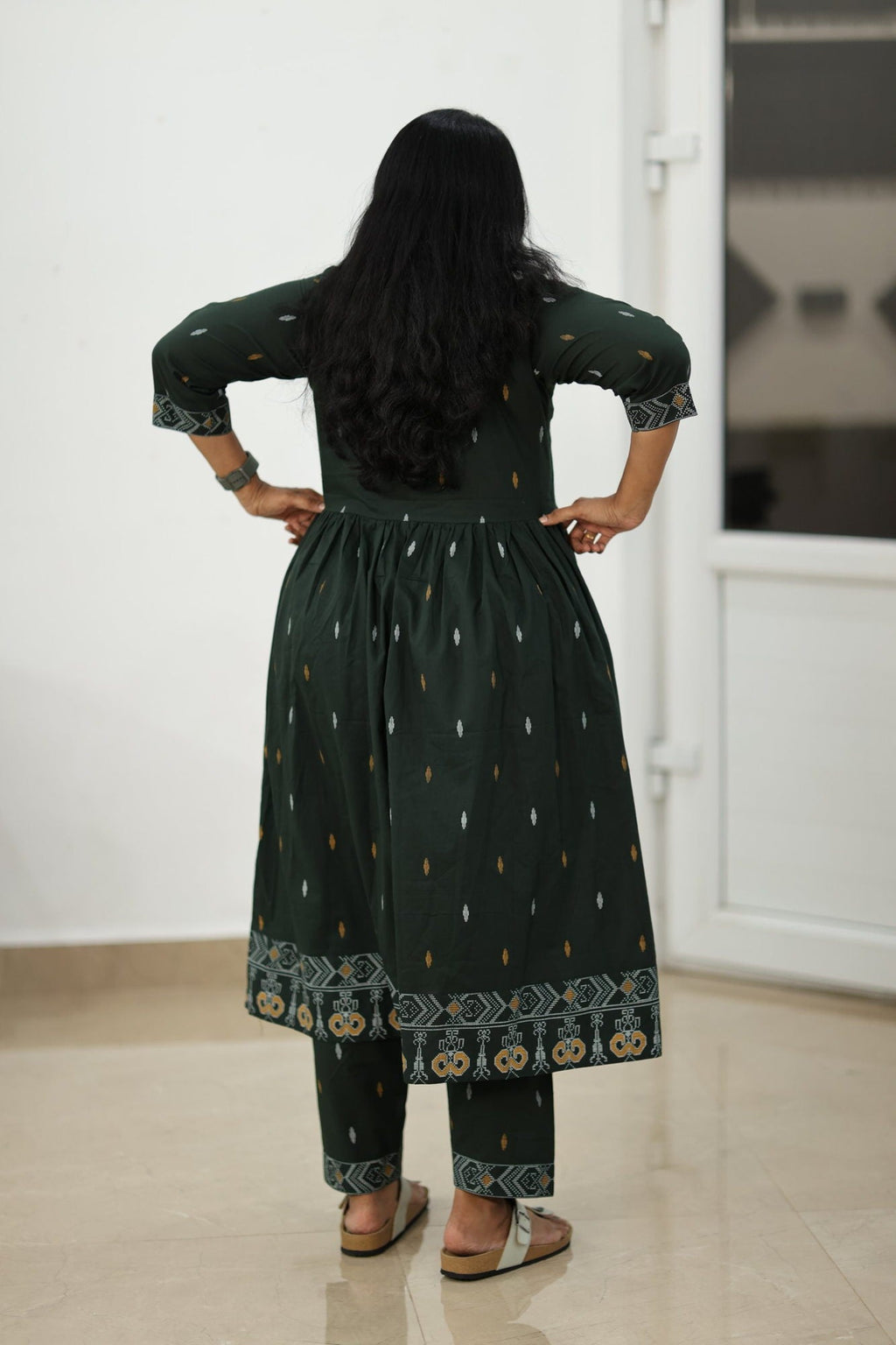 Back view of the kurta and pant