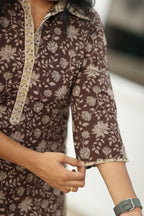 Sleeve with the contrast beige edge and the floral block print